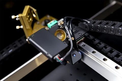 Настольный лазерный режущий гравер FLUX Beambox Pro