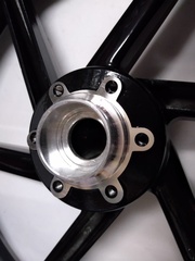 Передний колёсный диск для Honda CBR 400RR, RVF 400R (NC35), VFR 400R (NC30), CBR 600F, VFR 750F черный