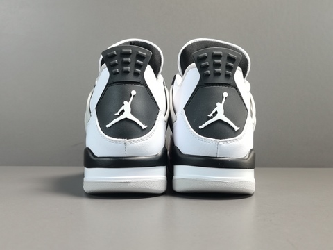 Air Jordan 4 Retro 'Military Black' 
