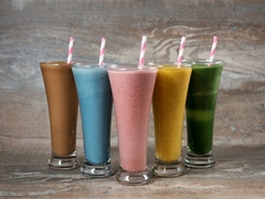 Ягодный смузи яркий цвет яркий вкус