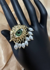 83507-kolco-eye-green-style-by-schiaparelli-s-podveskami-iz-zhemchuga
