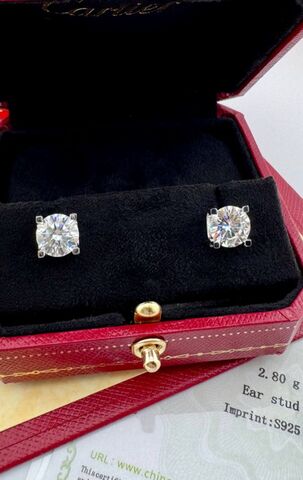 Серьги- пусеты закрепка CARTIER 1 карат из серебра 925 пробы с муассанитами