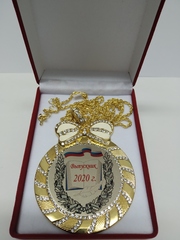 Медаль со стразами 