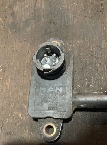 Датчик давления воздуха MAN TGL TGM 81274210248 б.у