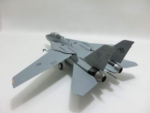 Модель Истребитель ВМС США F-14B Tomcat масштаб 1:72
