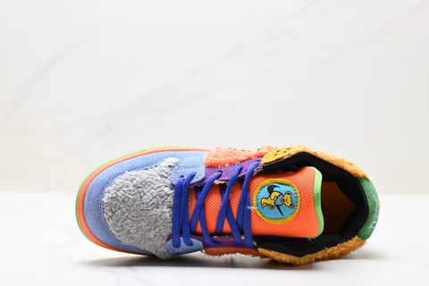 Grateful Dead x Nike SB Dunk Low 