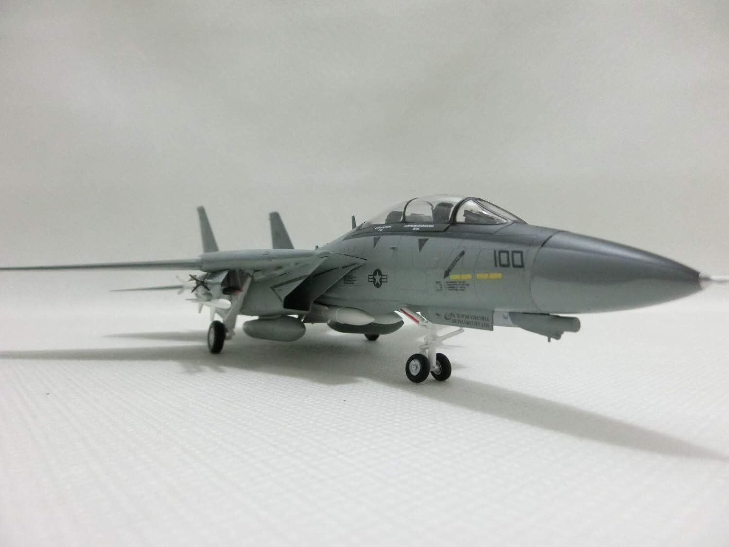 Модель Истребитель ВМС США F-14B Tomcat масштаб 1:72
