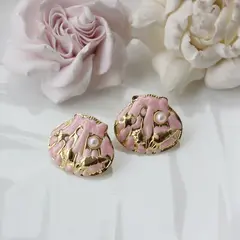 Серьги пусеты Ракушки с эмалью, розовый, 22*25 мм, сталь, позолота, СГ030