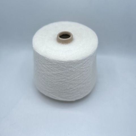 Filcom (пр.Италия), art-Arianna 750м/100гр. 40%Шелк 40%Ангора 20%Меринос, цвет-Молочный арт.28546