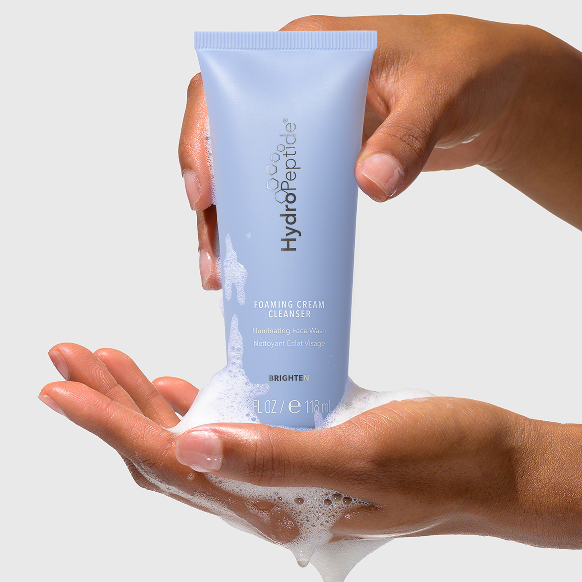HYDROPEPTIDE FOAMING CREAM CLEANSER Очищающая крем-пенка с уплотняющим и выравнивающим тон кожи действием