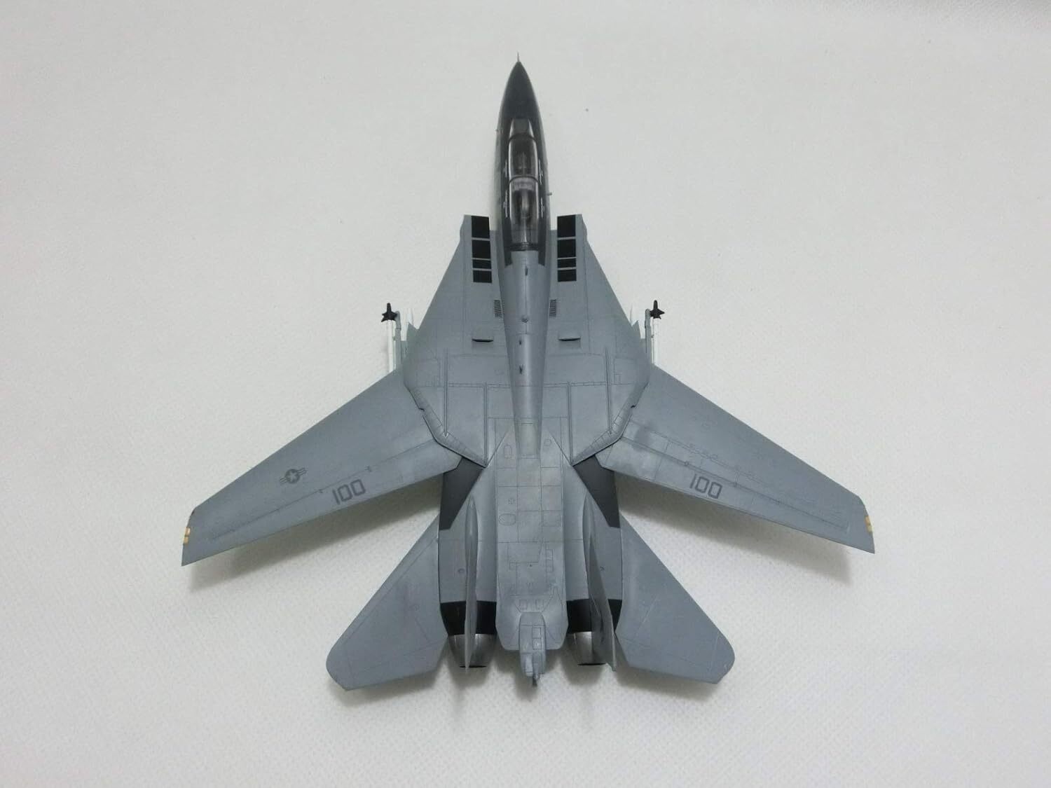 Модель Истребитель ВМС США F-14B Tomcat масштаб 1:72