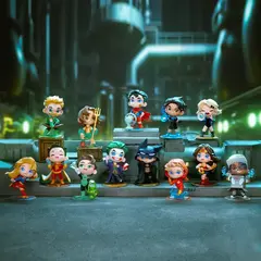 Случайная фигурка POP MART: DC Justice League Childhood