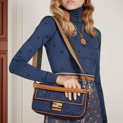Сумка Fendi из денима синего цвета Baguette