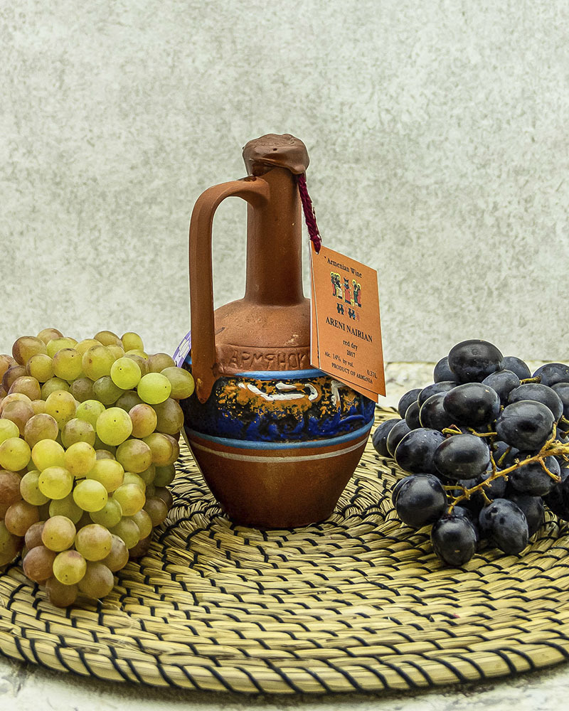 Вино Maran Winery Арени Наирян Красное Сухое в Кувшине 2017 г.у. 14% 0,37 л