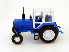 Tractor MTZ-82 Belarus (plastic) Agat Mossar Tantal 1:43
