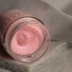 44999148.jpg
