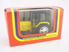 Tractor MTZ-82 Belarus (plastic) Agat Mossar Tantal 1:43