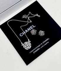 Колье CHANEL с подвеской роза коллекция Bouton de CAMELIA white VGOLD