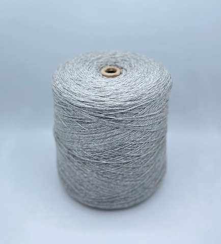 Filatix (пр.Италия).art-Caramello 300м/100гр, 80% меринос, 15% полиамид, 5%Люрекс, цвет-Светло-серый меланж +серебро, арт.30685