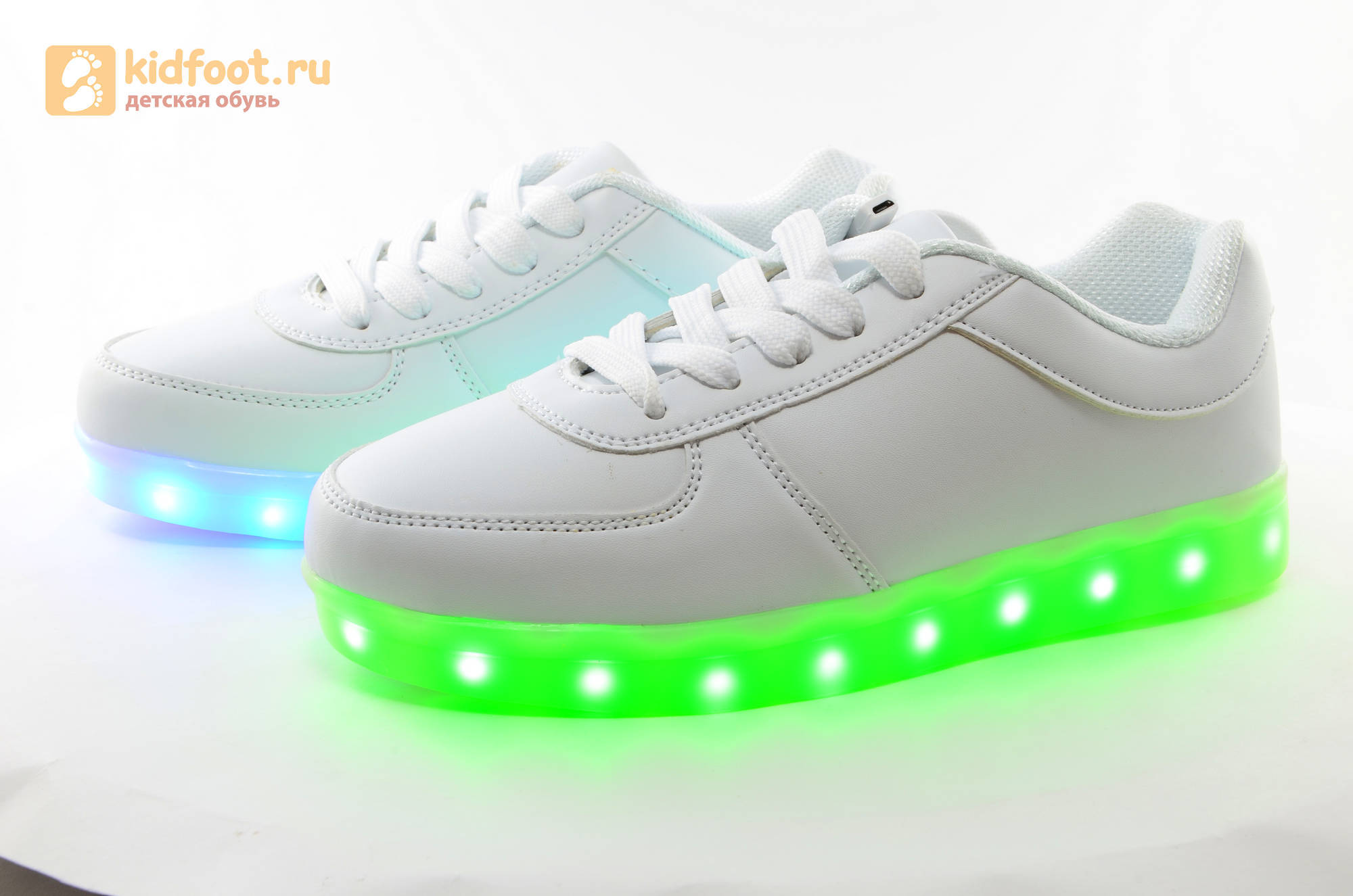 Светящиеся кроссовки с USB зарядкой Fashion (Фэшн) на шнурках, цвет белый, светится вся подошва