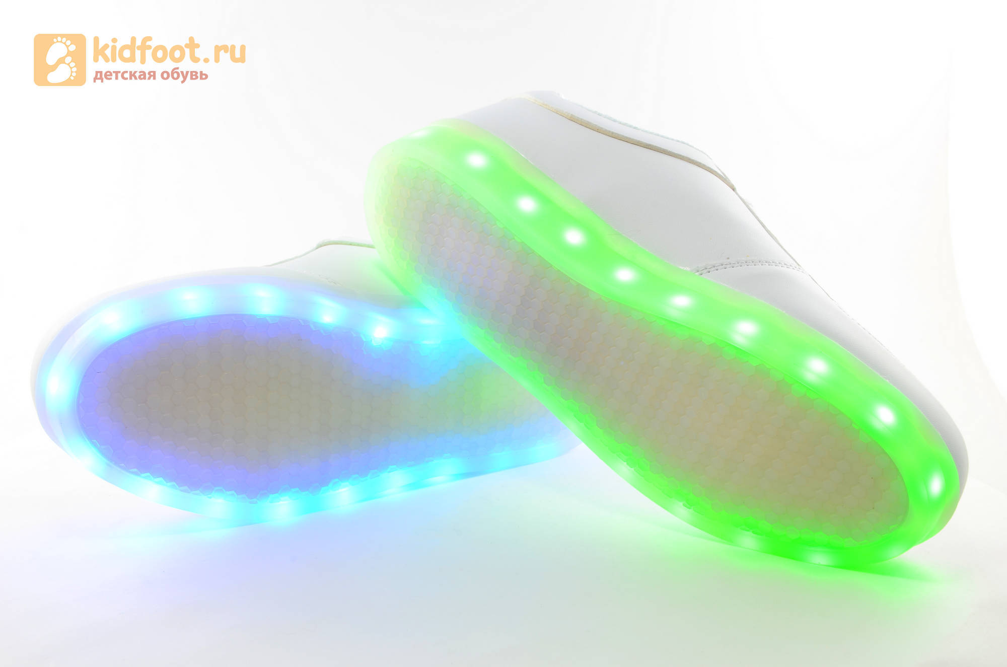 Светящиеся кроссовки с USB зарядкой Fashion (Фэшн) на шнурках, цвет белый, светится вся подошва
