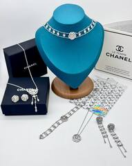 Колье CHANEL с подвеской роза коллекция Bouton de CAMELIA white VGOLD