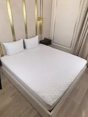 Наматрасник на резинке 140*200 см толстый