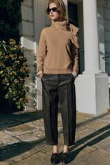 ZARA БРЮКИ ИЗ ИСКУССТВЕННОЙ КОЖИ С ЗАЩИПАМИ, КОРИЧНЕВЫЙ