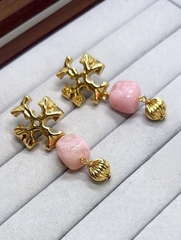Серьги TORY BURCH с розовыми вставками