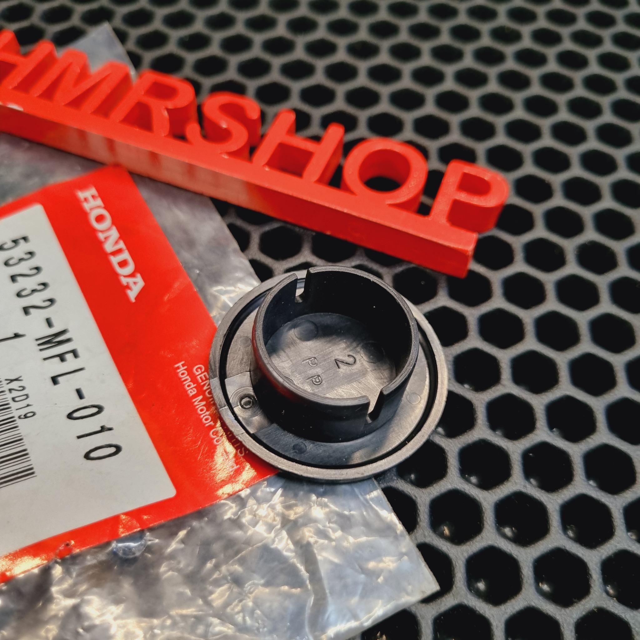 Honda Колпачок траверсы руля 53232-MFL-010