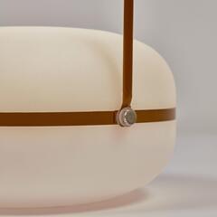 Переносная настольная лампа Tea из полиэтилена и металла с горчичной отделкой