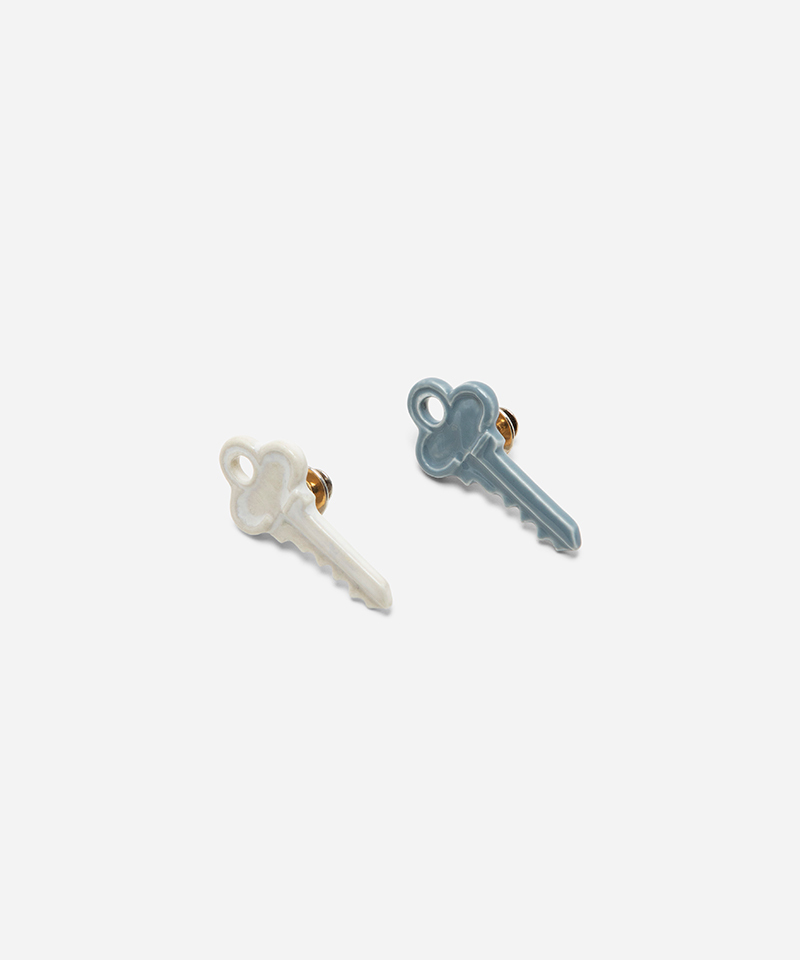 Брошь KEY WHITE
