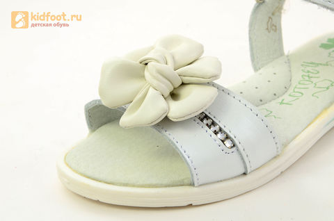 Детские босоножки Котофей 522067-22 из натуральной кожи, для девочки, белые, со стразами. Изображение 12 из 15.