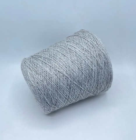 Filatix (пр.Италия).art-Caramello 300м/100гр, 80% меринос, 15% полиамид, 5%Люрекс, цвет-Светло-серый меланж +серебро(1), арт.30686