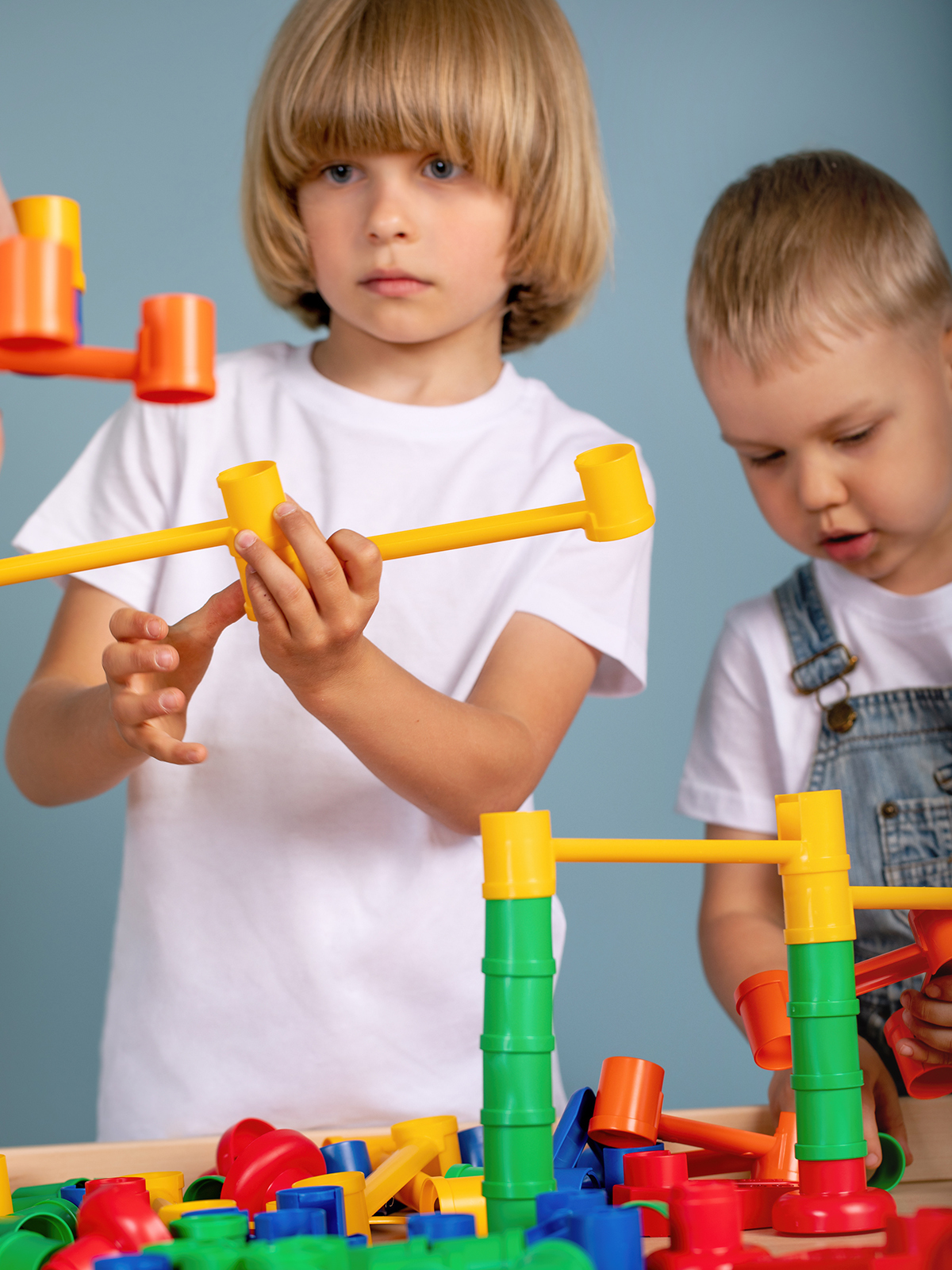 Стеллаж 930 с игровым комплектом Конструирование для детей 5-7 лет / система хранения Игротека