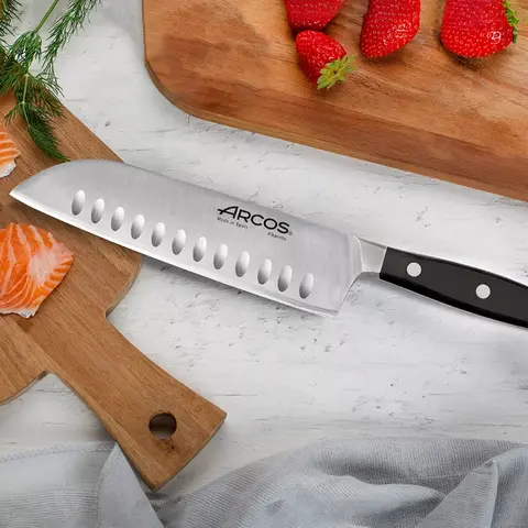 Нож кухонный поварской Santoku 18 см ARCOS Manhattan арт. 162800
