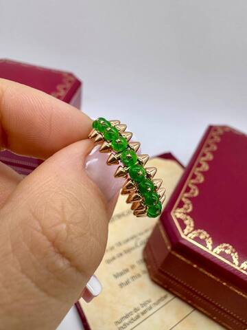 Кольцо CLASH в стиле CARTIER с зеленой вставкой с шипами