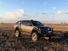 Расширители арок Mitsubishi L200 (вылет 70 мм)
