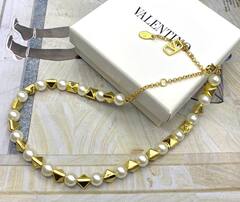 kole-choker-s-zhemchugom-v-stile-valentino