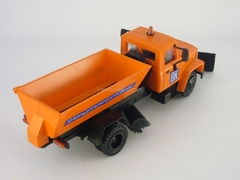 GAZ-3307 gritter Kompanion 1:43