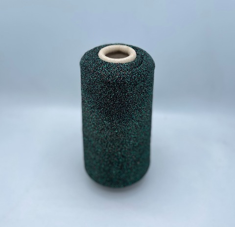 Torcitura di domaso (пр.Италия), 3750 м / 100 гр. 66% вискоза 34% полиэстер( люрекс ), цвет-Зеленый+красный на черной основе, арт.32513