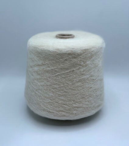 Industria Italiana (пр.Италия),art-Olesya 250м/100гр,50% Мохер 25% Шелк 25%Шерсть, цвет-Молочный(303). арт-21873