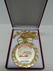 Медаль со стразами 