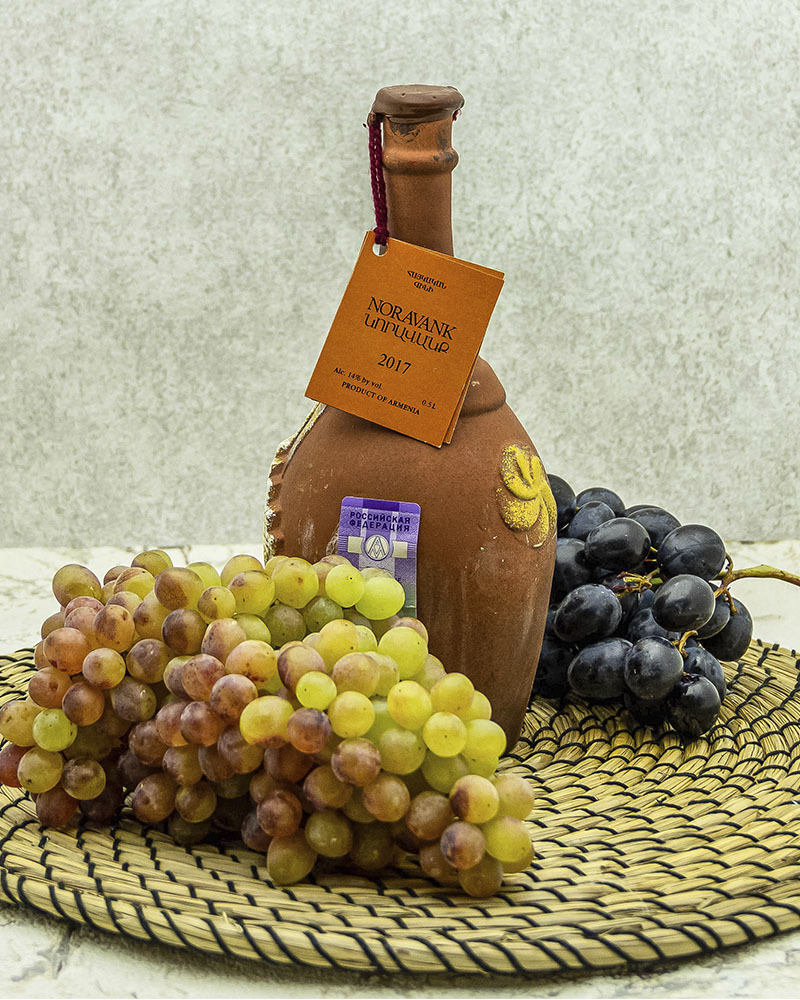 Вино Maran Winery Нораванк Красное Сухое в Кувшине 2017 г.у. 14% 0,5 л, Армения
