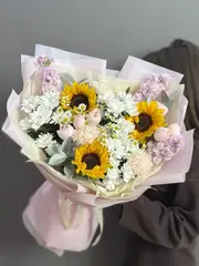 Авторский букет с подсолнухами