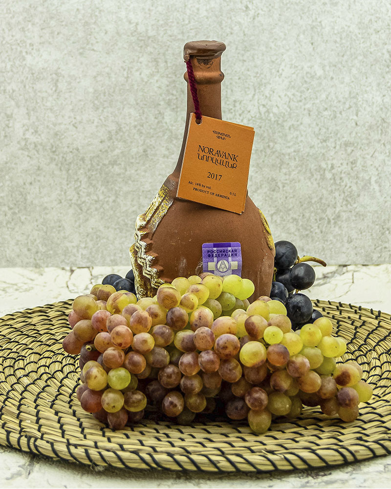 Вино Maran Winery Нораванк Красное Сухое в Кувшине 2017 г.у. 14% 0,5 л, Армения