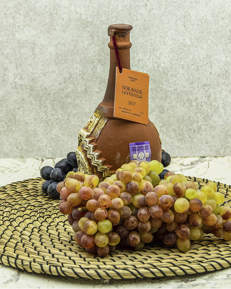Вино Maran Winery Нораванк Красное Сухое в Кувшине 2017 г.у. 14% 0,5 л, Армения