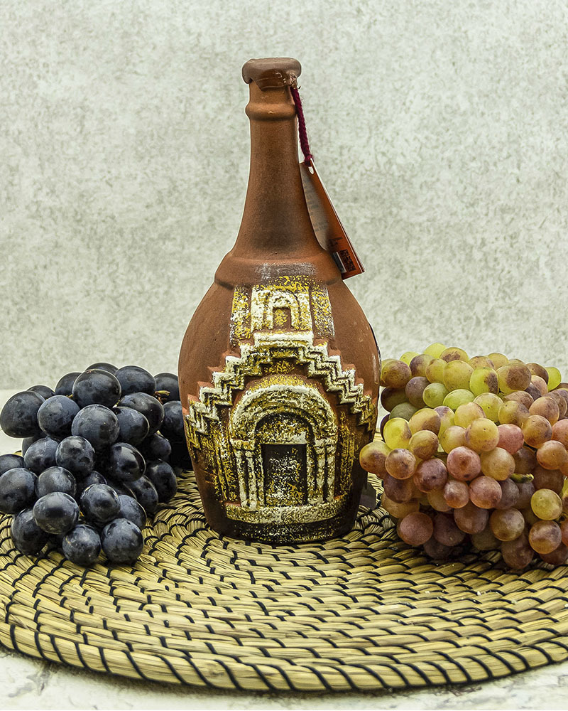 Вино Maran Winery Нораванк Красное Сухое в Кувшине 2017 г.у. 14% 0,5 л, Армения