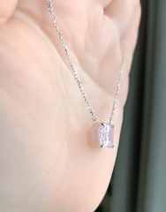 30468 - Колье из серебра с подвеской- розовым цирконом огранки эмеральд