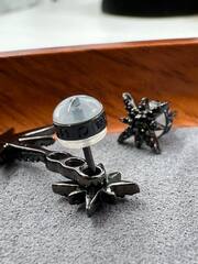 Ассиметричные пусеты трансформеры Meteorites noir из серебра с цирконами